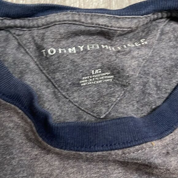 Tommy Hilfiger T Shirt Grey - Picture 2 of 2